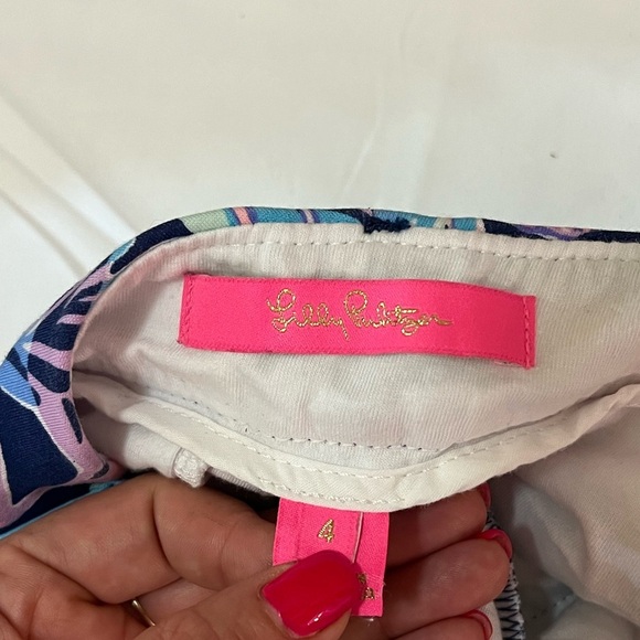 ⚪️ Lily Pulitzer Colorful Leaf Print Shorts size 4 fun summer colourful - Picture 6 of 8
